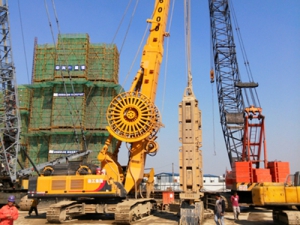 徐工(gong)XG600D連續(xu)牆抓(zhua)鬥上(shang)海灘(tan)秀大(da)鍋重(zhong)器風(feng)采