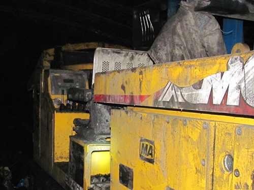 煤礦(kuang)機械(xie)施工(gong)1